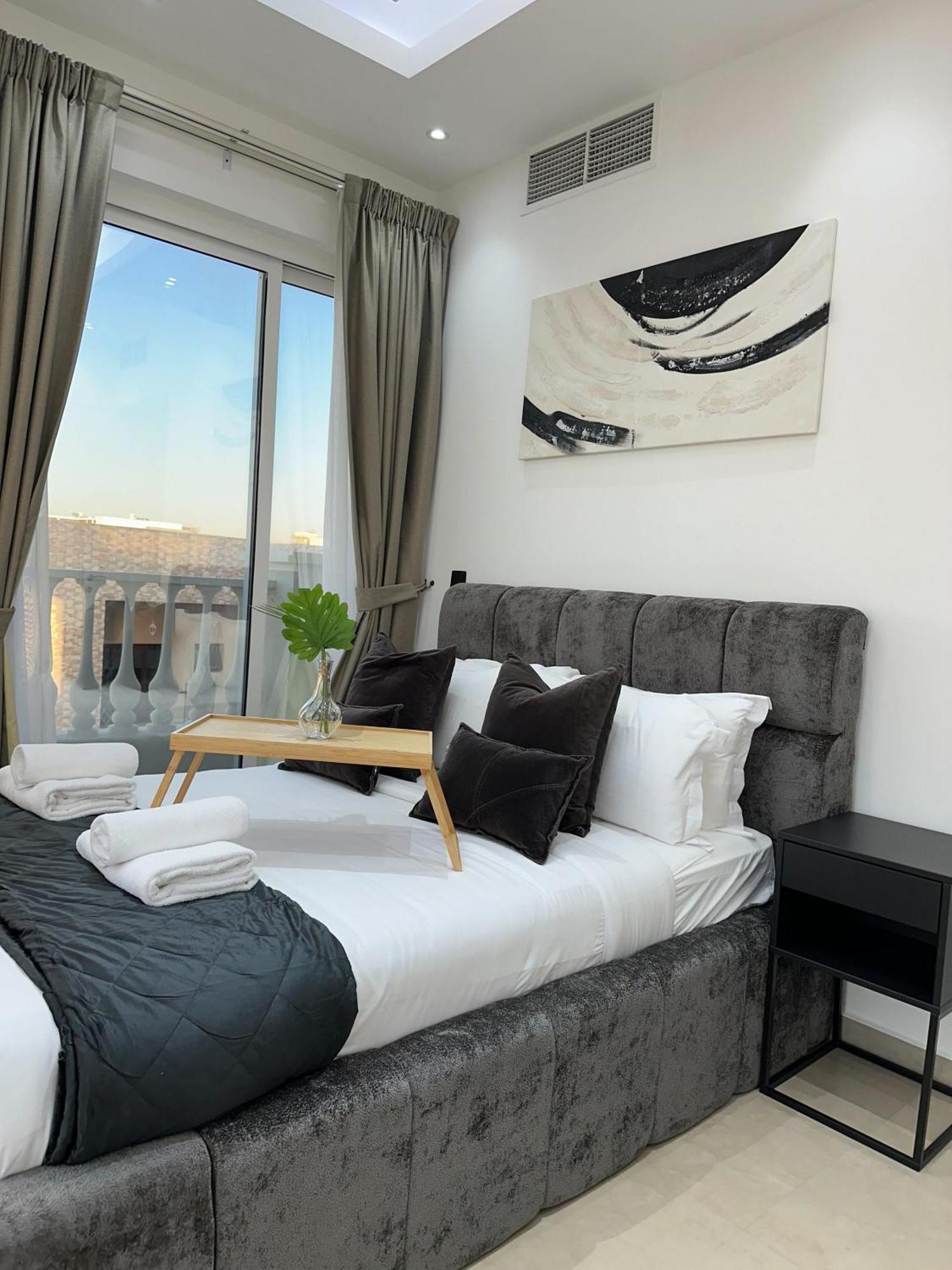 Fully Upgraded 2 Bedroom In Jumerah Village Circle